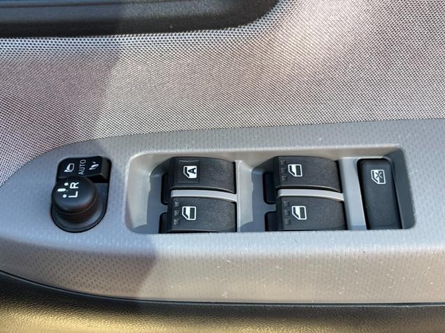 キャスト アクティバＸ　ＳＡＩＩ　ナビ　禁煙車　テレビ　衝突軽減装置　ツートン　ＵＳＢ接続　障害物センサー　オートライト　ＣＤ　ＤＶＤ　スマートキー（32枚目）