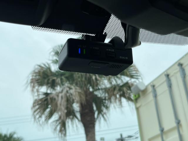 ノート メダリスト　エマージェンシーブレーキパッケージ　純正ナビ　全方位カメラ　禁煙車　フルセグＴＶ　ＥＴＣ　ドラレコ前後　衝突軽減装置　障害物センサー　Ｂｌｕｅｔｏｏｔｈ　純正アルミホイール　ＵＳＢ接続（34枚目）
