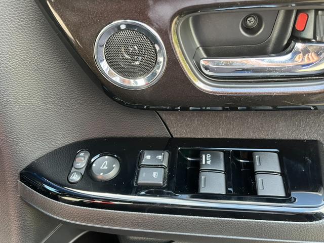 N-BOXカスタム G・Lホンダセンシング 純正8インチナビ 禁煙車 電動スライドドア フルセグTV バックカメラ ドライブレコーダー前後 ETC 衝突軽減装置 障害物センサー 純正アルミホイール LED(42枚目)