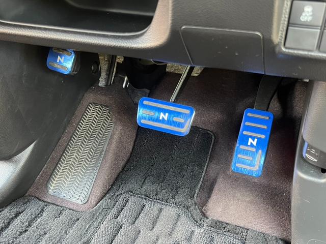 N-BOXカスタム G・Lホンダセンシング 純正8インチナビ 禁煙車 電動スライドドア フルセグTV バックカメラ ドライブレコーダー前後 ETC 衝突軽減装置 障害物センサー 純正アルミホイール LED(43枚目)