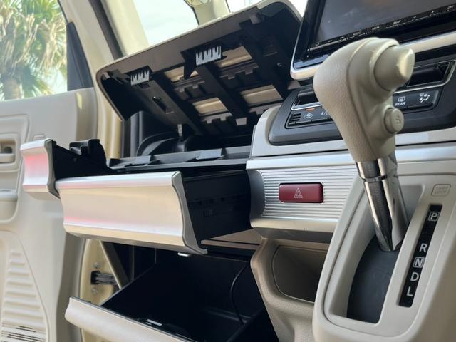 スペーシア ハイブリッドＸ　純正８インチナビ　全方位モニター　禁煙車　両側電動スライドドア　フルセグＴＶ　衝突軽減装置　Ｂｌｕｅｔｏｏｔｈ　シートヒーター　ＬＥＤ　ステアリングスイッチ（43枚目）