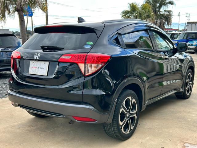 ヴェゼル S ナビ フルセグTV 禁煙車 バックカメラ ETC ルーフレール Bluetooth シートヒーター 純正アルミホイール LED ステアリングスイッチ(4枚目)