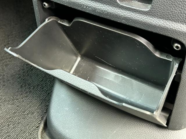 Ｎ－ＢＯＸカスタム Ｌ　純正ナビ　禁煙車　片側電動スライドドア　フルセグＴＶ　バックカメラ　衝突軽減装置　シートヒーター　Ｂｌｕｅｔｏｏｔｈ　障害物センサー　純正アルミホイール　ＬＥＤ（49枚目）