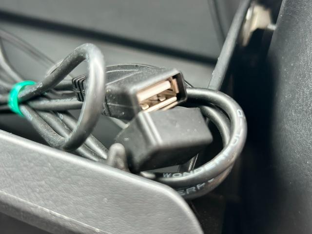 Ｘリミテッド　禁煙車　ＴＶ　ナビ　ＣＤ　ＤＶＤ　ＵＳＢ　ＥＴＣ　ＭＯＭＯステアリング　電格ミラー　ディスチャージドランプ　１４インチアルミホイール　ウッドパネル（画像32）