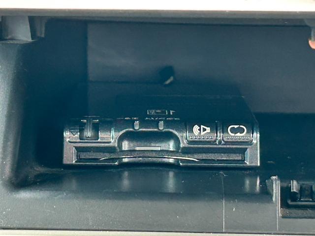 Ｘリミテッド　禁煙車　ＴＶ　ナビ　ＣＤ　ＤＶＤ　ＵＳＢ　ＥＴＣ　ＭＯＭＯステアリング　電格ミラー　ディスチャージドランプ　１４インチアルミホイール　ウッドパネル（画像35）