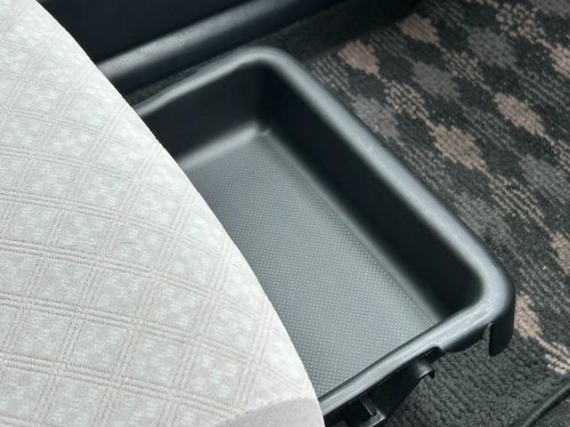 Ｘリミテッド　禁煙車　ＴＶ　ナビ　ＣＤ　ＤＶＤ　ＵＳＢ　ＥＴＣ　ＭＯＭＯステアリング　電格ミラー　ディスチャージドランプ　１４インチアルミホイール　ウッドパネル（画像41）