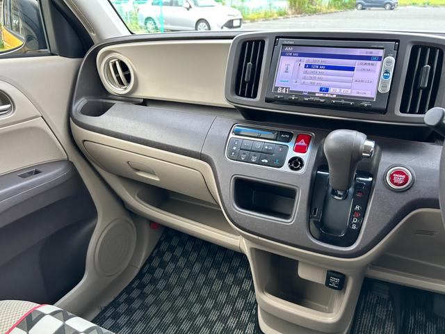 ツアラー・Ａパッケージ　禁煙車　純正ナビ　ＣＤ　ラジオ　ＥＴＣ　バックカメラ　純正アルミホイール　ディスチャージドランプ　キーレス　プッシュスタート　ＭＴモード付ＡＴ車　スペアキー（画像32）