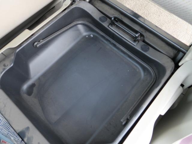 スペーシア Ｘ　スマートキー　プッシュスタート　ナビ　フルセグ　トラクションコントロール　左側電動スライドドア　アイドリングストップ　オートエアコン　記録簿（22枚目）