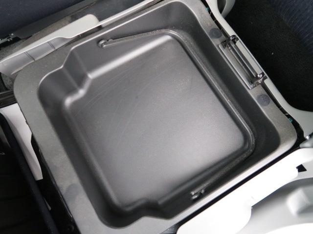 ワゴンＲ ＦＸリミテッド　スマートキー　プッシュスタート　電動格納ミラー　ＣＤ　オートエアコン　記録簿　プライバシーガラス　セキュリティ　ベンチシート（22枚目）