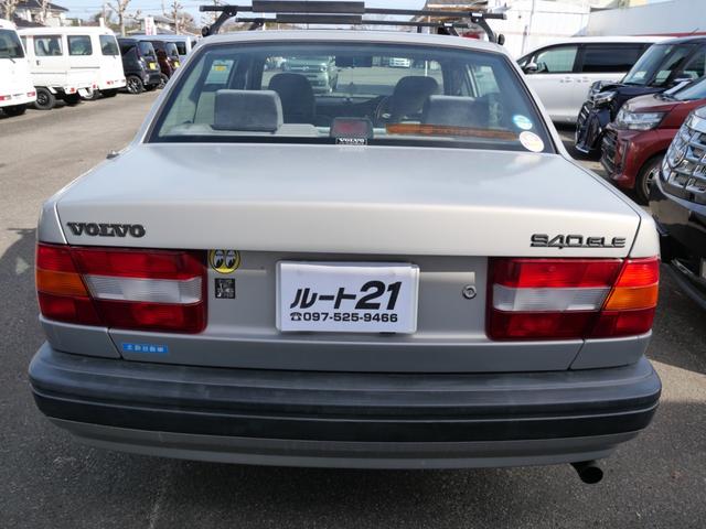 ９４０ ＧＬＥ　サンルーフ　キーレスエントリー　ＥＴＣ　パワーシート　純正１６インチアルミホイール　パワーウインドウ　パワーステアリング（7枚目）