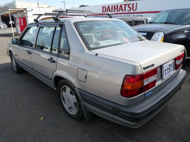 ９４０ ＧＬＥ　サンルーフ　キーレスエントリー　ＥＴＣ　パワーシート　純正１６インチアルミホイール　パワーウインドウ　パワーステアリング（8枚目）