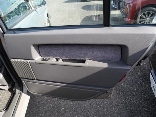 ９４０ ＧＬＥ　サンルーフ　キーレスエントリー　ＥＴＣ　パワーシート　純正１６インチアルミホイール　パワーウインドウ　パワーステアリング（14枚目）