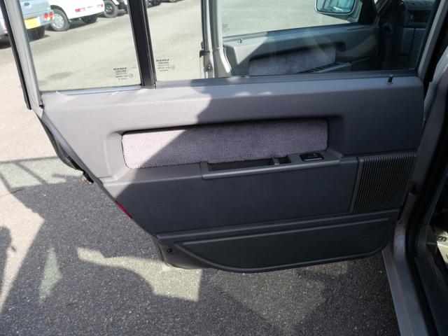 ９４０ ＧＬＥ　サンルーフ　キーレスエントリー　ＥＴＣ　パワーシート　純正１６インチアルミホイール　パワーウインドウ　パワーステアリング（16枚目）