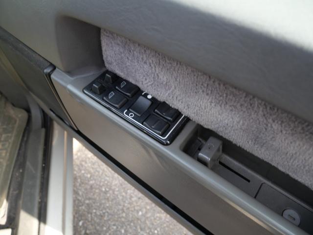 ９４０ ＧＬＥ　サンルーフ　キーレスエントリー　ＥＴＣ　パワーシート　純正１６インチアルミホイール　パワーウインドウ　パワーステアリング（24枚目）