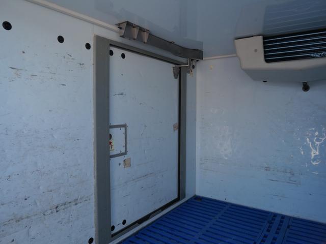 キャリイトラック 　保冷車　エアコン　パワーステアリング　パワーウィンドウ　エアバッグ　ＥＴＣ　ドライブレコーダー　記録簿（12枚目）