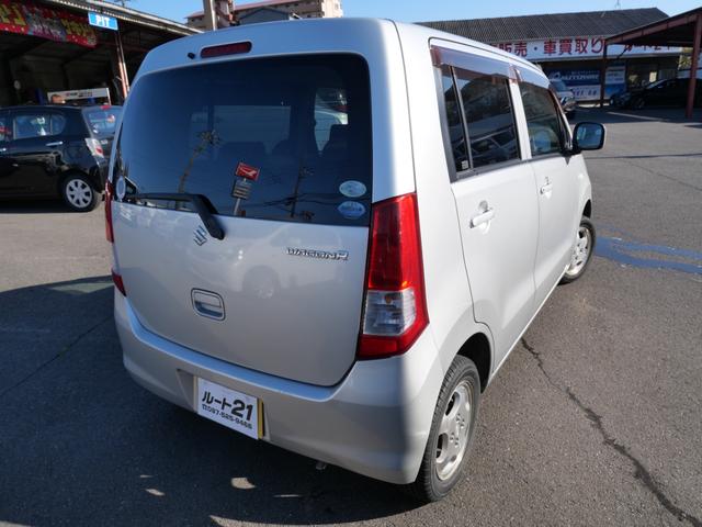 ワゴンＲ ＦＸ　ＣＤ　キーレスエントリー　電動格納ミラー　ライトレベル調節　ベンチシート　プライバシーガラス　セキュリティ　パワーウィンドウ（9枚目）