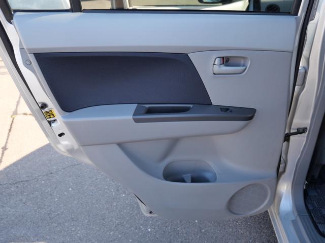 ワゴンＲ ＦＸ　ＣＤ　キーレスエントリー　電動格納ミラー　ライトレベル調節　ベンチシート　プライバシーガラス　セキュリティ　パワーウィンドウ（17枚目）