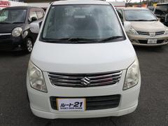 納車時には点検・クリーンナップを実施しておりますが、お手頃価格をモットーに、ご提供する為、一部走行に支障の無い傷や凹みは現状渡しとなっております。現車を確認後、気になるキズ・凹みは別途ご相談ください。 3
