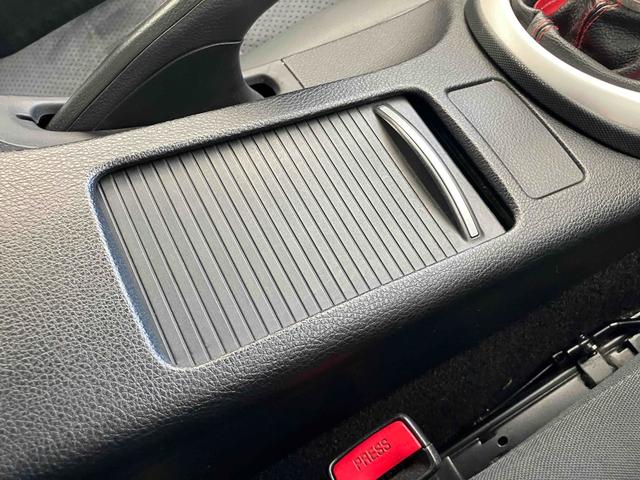 ご覧頂きまして誠に有難うございます！！是非ご来店して頂き、実際にご覧になって頂ければと思います。お客様からのご連絡をスタッフ一同、心よりお待ちしております