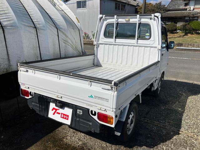 サンバートラック 4WD MT エアコン 運転席エアバッグ CD(7枚目)