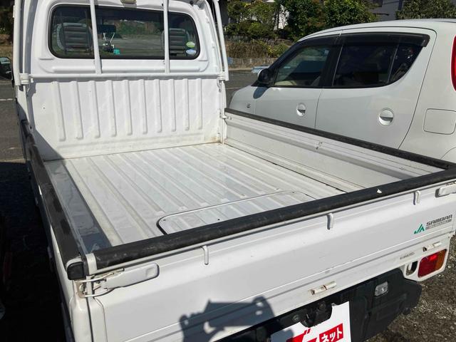 サンバートラック 4WD MT エアコン 運転席エアバッグ CD(11枚目)