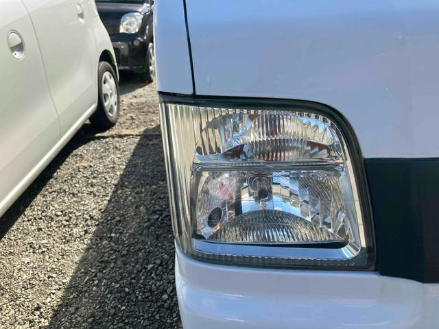 サンバートラック 4WD MT エアコン 運転席エアバッグ CD(24枚目)