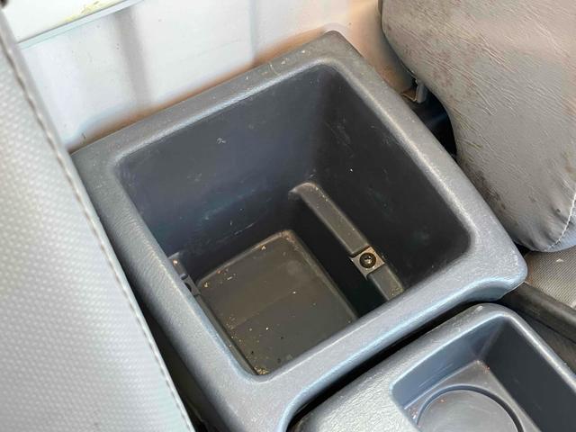 サンバートラック 4WD MT エアコン 運転席エアバッグ CD(36枚目)