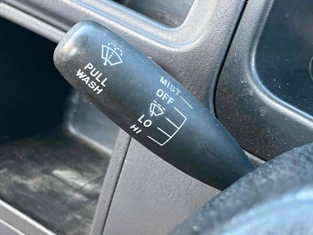 サンバートラック 4WD MT エアコン 運転席エアバッグ CD(38枚目)