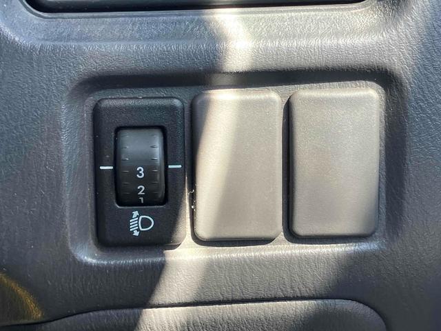 サンバートラック 4WD MT エアコン 運転席エアバッグ CD(41枚目)