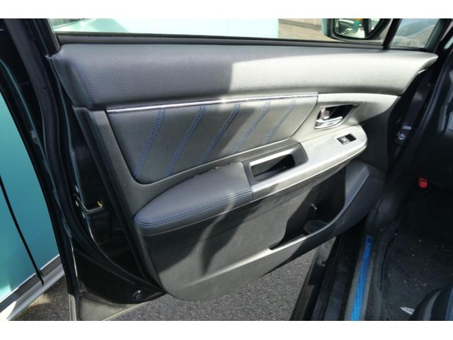 レヴォーグ １．６ＧＴ－Ｓアイサイト　本革パワーシート　ナビ　バックモニター　フルセグ　オートエアコン　ＥＴＣ　トラクションコントロール　スマートキー　プッシュスタート（12枚目）
