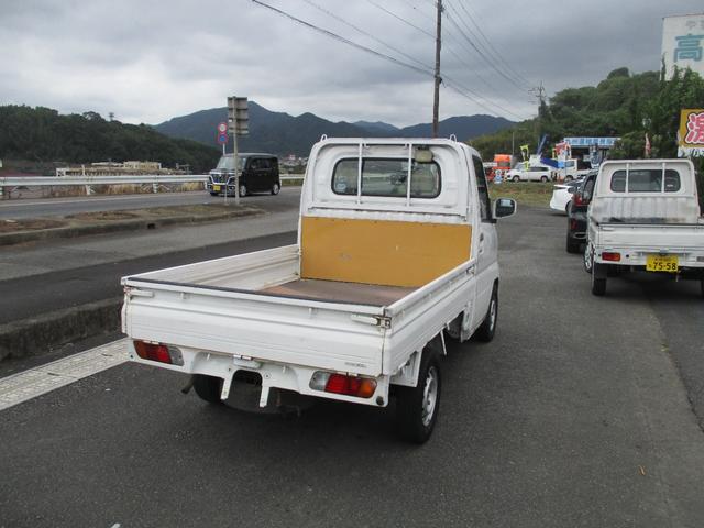 クリッパートラック 　オートマ車　エアコン　パワーステアリング　三方開　積載可能量３５０ｋｇ　運転席エアバック　車検２年付（5枚目）