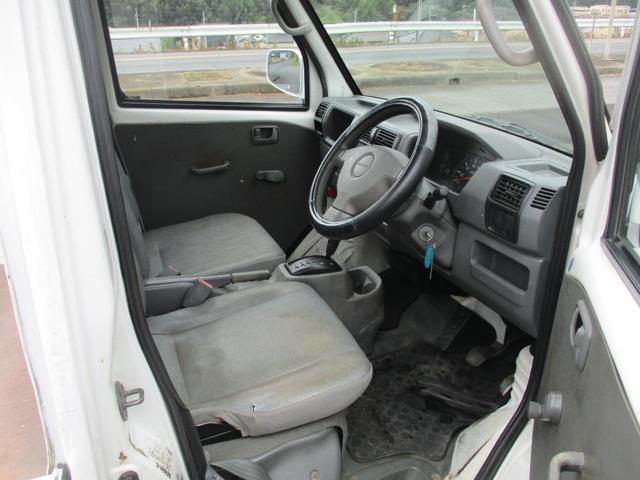 クリッパートラック 　オートマ車　エアコン　パワーステアリング　三方開　積載可能量３５０ｋｇ　運転席エアバック　車検２年付（7枚目）