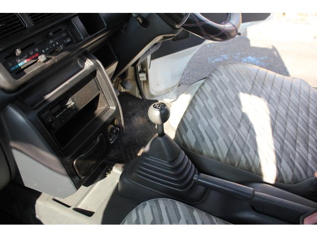 ハイゼットトラック スペシャル　ストロング防錆パック　４ＷＤ　５速ミッション　エアコン　三方開　積載可能量３５０ｋｇ（10枚目）