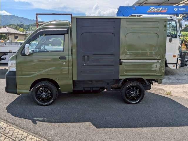 ハイゼットトラック パネルバン　ハイルーフ　軽キャン　プチキャン仕様　荷台フロアー加工　ラプター塗装　ＥＴＣ　５速ミッション　エアコン　パワーステアリング　１３インチアルミホイール　マッドダイヤ（15枚目）