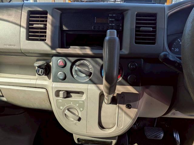 ���i�����ގ��ɕK�����삷�郌�o�[�ł��B����̂��₷�����̂ɂȂ��Ă��܂��B���Ј�x�̊����Ă��������B