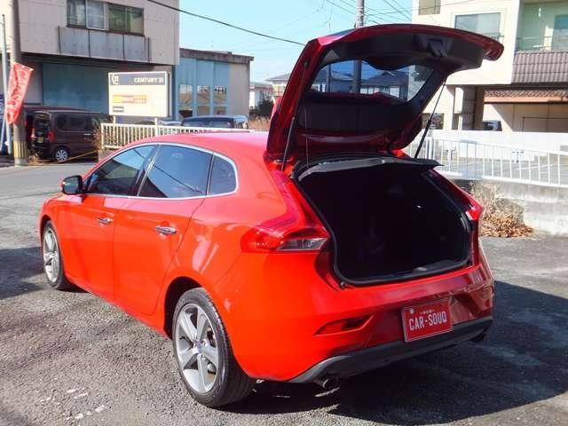 Ｖ４０ Ｔ４　ディーラー車・純正ナビ地デジ・Ｂｌｕｅｔｏｏｔｈ・バックモニター・黒革パワーシート・シートヒーター・スマートキー・プッシュスタート・オートクルーズ・ＥＴＣ・社外レーダー・ＨＩＤライト・純正１７ＡＷ（14枚目）