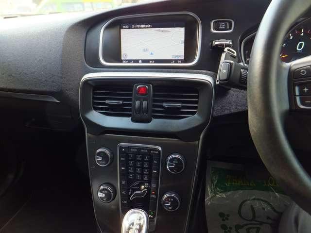 Ｖ４０ Ｔ４　ディーラー車・純正ナビ地デジ・Ｂｌｕｅｔｏｏｔｈ・バックモニター・黒革パワーシート・シートヒーター・スマートキー・プッシュスタート・オートクルーズ・ＥＴＣ・社外レーダー・ＨＩＤライト・純正１７ＡＷ（22枚目）