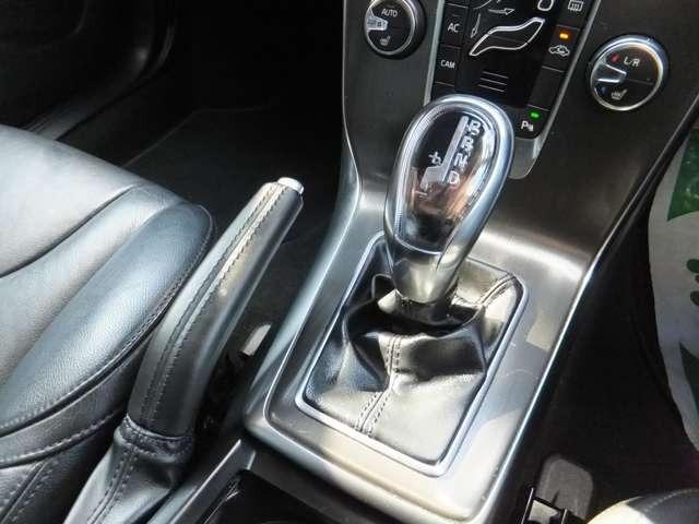 Ｖ４０ Ｔ４　ディーラー車・純正ナビ地デジ・Ｂｌｕｅｔｏｏｔｈ・バックモニター・黒革パワーシート・シートヒーター・スマートキー・プッシュスタート・オートクルーズ・ＥＴＣ・社外レーダー・ＨＩＤライト・純正１７ＡＷ（30枚目）