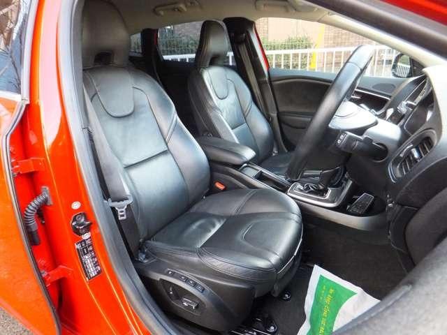 Ｖ４０ Ｔ４　ディーラー車・純正ナビ地デジ・Ｂｌｕｅｔｏｏｔｈ・バックモニター・黒革パワーシート・シートヒーター・スマートキー・プッシュスタート・オートクルーズ・ＥＴＣ・社外レーダー・ＨＩＤライト・純正１７ＡＷ（32枚目）