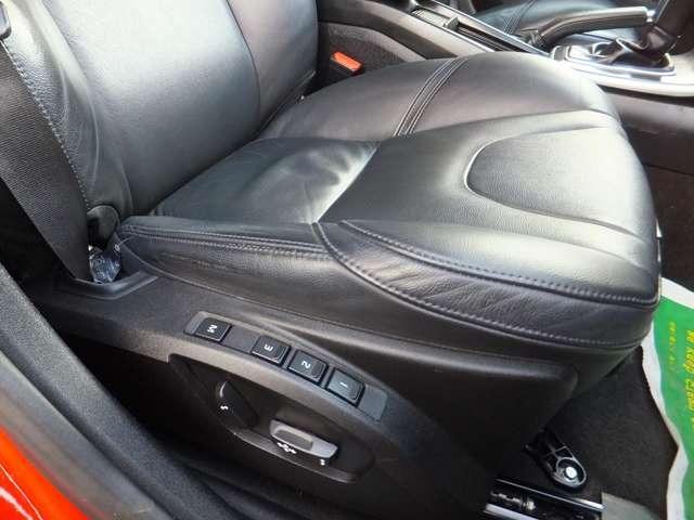 Ｖ４０ Ｔ４　ディーラー車・純正ナビ地デジ・Ｂｌｕｅｔｏｏｔｈ・バックモニター・黒革パワーシート・シートヒーター・スマートキー・プッシュスタート・オートクルーズ・ＥＴＣ・社外レーダー・ＨＩＤライト・純正１７ＡＷ（33枚目）