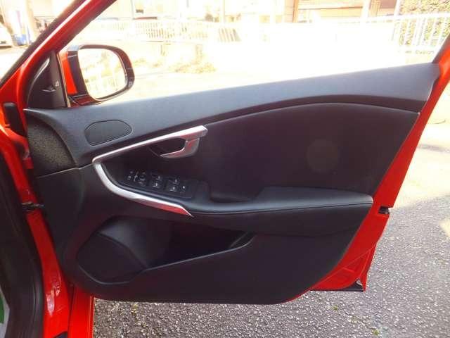 Ｖ４０ Ｔ４　ディーラー車・純正ナビ地デジ・Ｂｌｕｅｔｏｏｔｈ・バックモニター・黒革パワーシート・シートヒーター・スマートキー・プッシュスタート・オートクルーズ・ＥＴＣ・社外レーダー・ＨＩＤライト・純正１７ＡＷ（35枚目）