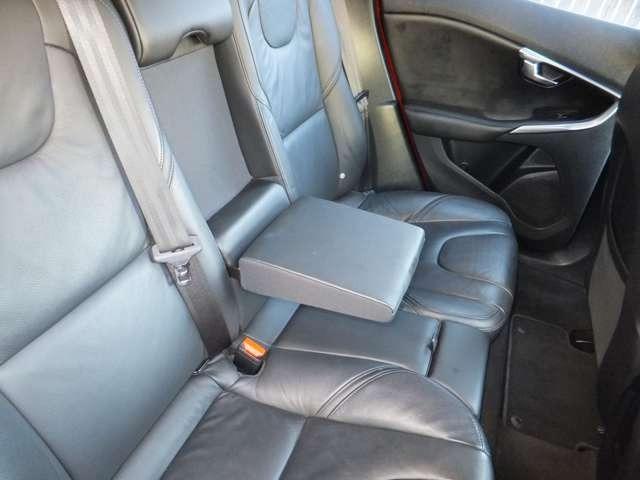 Ｖ４０ Ｔ４　ディーラー車・純正ナビ地デジ・Ｂｌｕｅｔｏｏｔｈ・バックモニター・黒革パワーシート・シートヒーター・スマートキー・プッシュスタート・オートクルーズ・ＥＴＣ・社外レーダー・ＨＩＤライト・純正１７ＡＷ（39枚目）