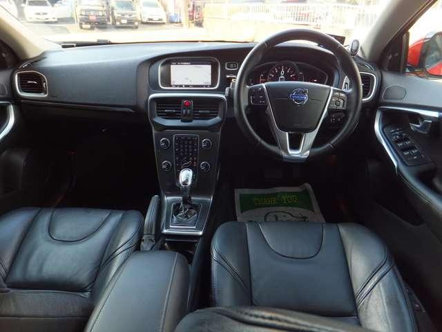 Ｖ４０ Ｔ４　ディーラー車・純正ナビ地デジ・Ｂｌｕｅｔｏｏｔｈ・バックモニター・黒革パワーシート・シートヒーター・スマートキー・プッシュスタート・オートクルーズ・ＥＴＣ・社外レーダー・ＨＩＤライト・純正１７ＡＷ（45枚目）