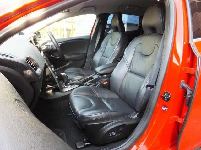 Ｖ４０ Ｔ４　ディーラー車・純正ナビ地デジ・Ｂｌｕｅｔｏｏｔｈ・バックモニター・黒革パワーシート・シートヒーター・スマートキー・プッシュスタート・オートクルーズ・ＥＴＣ・社外レーダー・ＨＩＤライト・純正１７ＡＷ（52枚目）