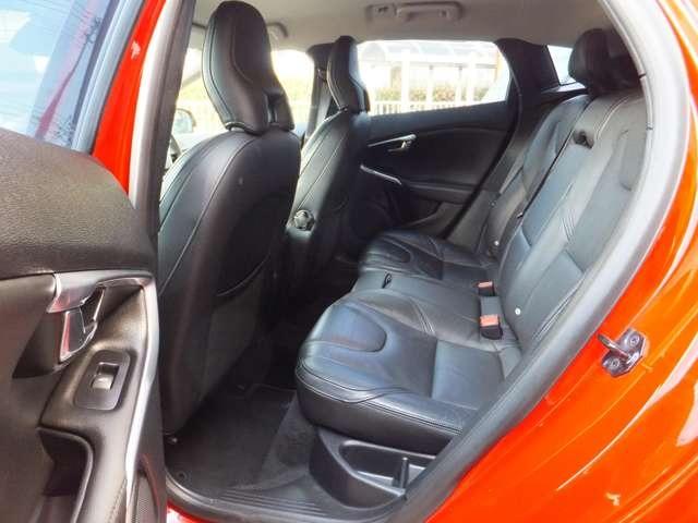 Ｖ４０ Ｔ４　ディーラー車・純正ナビ地デジ・Ｂｌｕｅｔｏｏｔｈ・バックモニター・黒革パワーシート・シートヒーター・スマートキー・プッシュスタート・オートクルーズ・ＥＴＣ・社外レーダー・ＨＩＤライト・純正１７ＡＷ（57枚目）