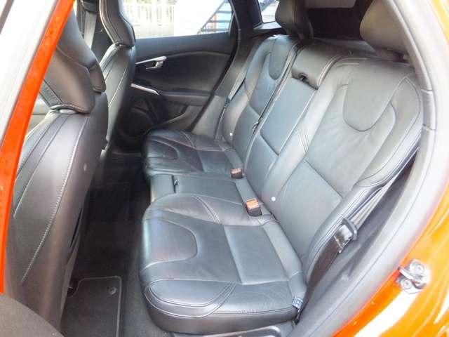 Ｖ４０ Ｔ４　ディーラー車・純正ナビ地デジ・Ｂｌｕｅｔｏｏｔｈ・バックモニター・黒革パワーシート・シートヒーター・スマートキー・プッシュスタート・オートクルーズ・ＥＴＣ・社外レーダー・ＨＩＤライト・純正１７ＡＷ（58枚目）