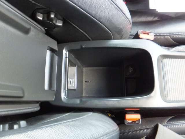 Ｖ４０ Ｔ４　ディーラー車・純正ナビ地デジ・Ｂｌｕｅｔｏｏｔｈ・バックモニター・黒革パワーシート・シートヒーター・スマートキー・プッシュスタート・オートクルーズ・ＥＴＣ・社外レーダー・ＨＩＤライト・純正１７ＡＷ（62枚目）