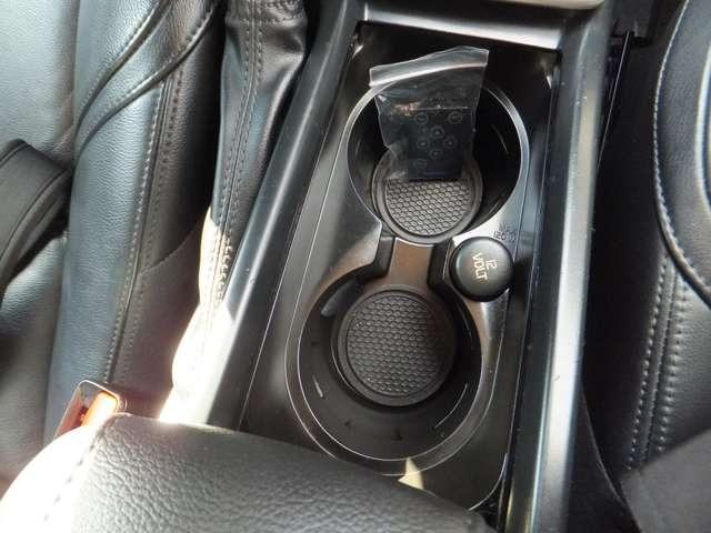 Ｖ４０ Ｔ４　ディーラー車・純正ナビ地デジ・Ｂｌｕｅｔｏｏｔｈ・バックモニター・黒革パワーシート・シートヒーター・スマートキー・プッシュスタート・オートクルーズ・ＥＴＣ・社外レーダー・ＨＩＤライト・純正１７ＡＷ（64枚目）