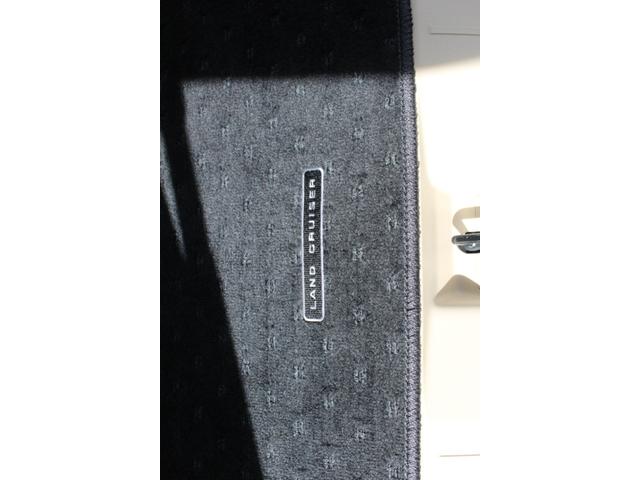 ランドクルーザー 4WD モデリスタエアロ リアスポイラー リアエンタ 寒冷地 サンルーフ クールボックス 電動デフロック セーフティセンス 前後ドラレコ 空気圧警報 ルーフレール グリル ホイールブラックアウト(57枚目)