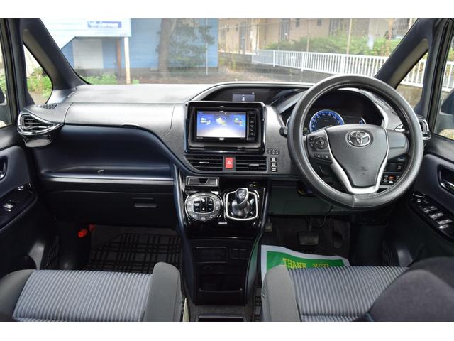 ヴォクシー ハイブリッドＺＳ　煌ＩＩ　アルパインナビ地デジ＆リアプリップダウンモニター・両側電動スライドドア・レーダー付ミラー・ドラレコ・デュアルオートＡＣ・純正１６ＡＷ・ＬＥＤライト・フォグ・トヨタセーフティセンス（12枚目）